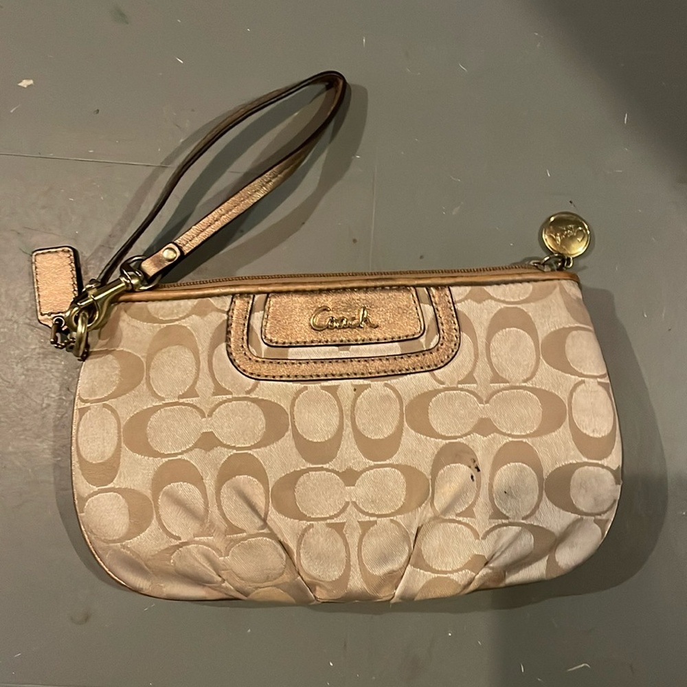 Coach clutch/wristlet